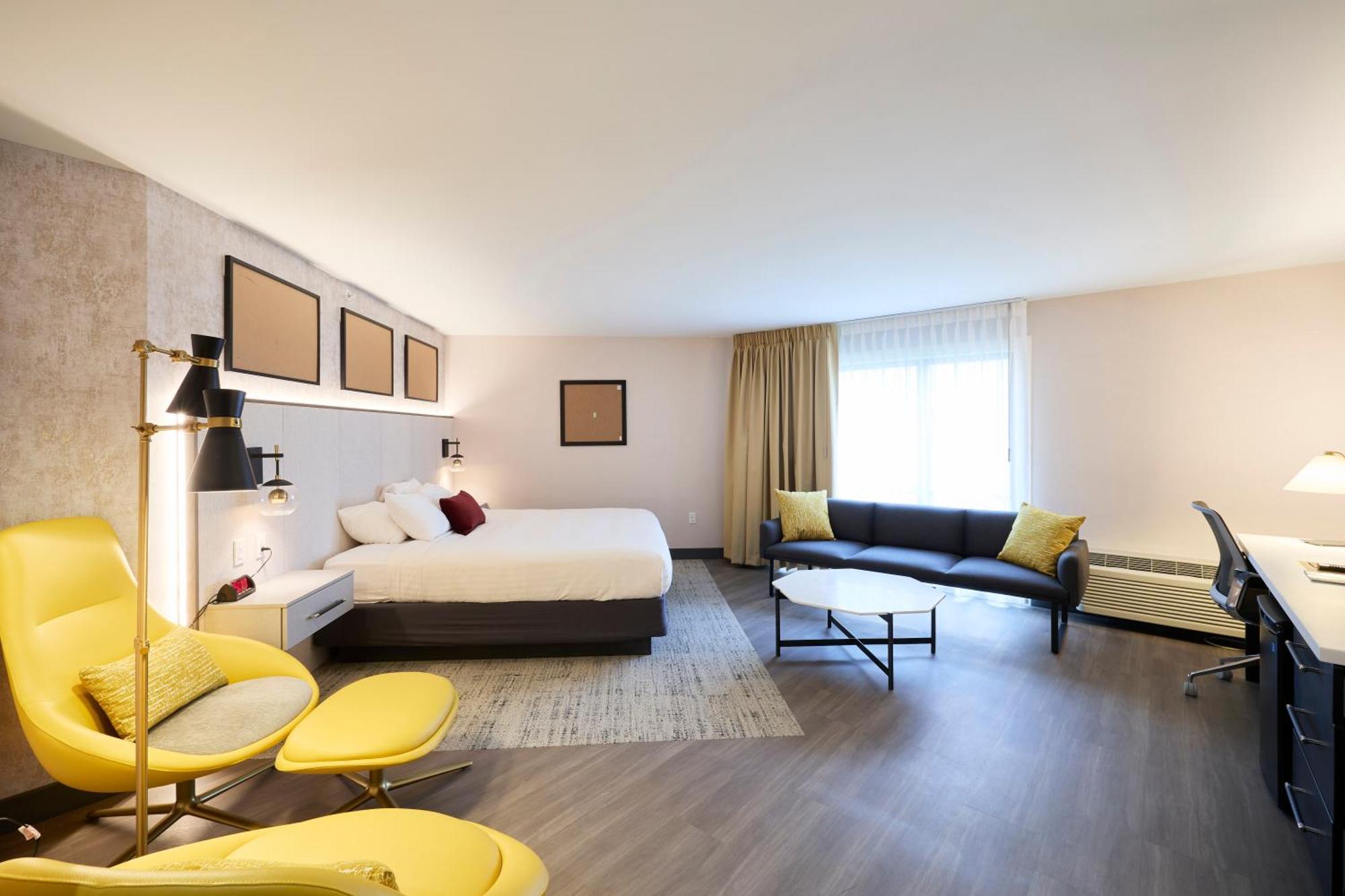 Gateway Hotel And Conference Center Эймс Экстерьер фото